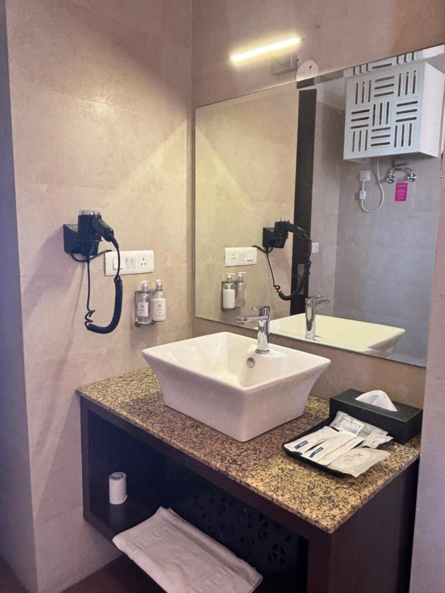 Regenta Resort & Spa Mashobra Shimla Ngoại thất bức ảnh